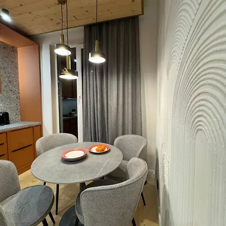 Girske Povitria 亚列姆切